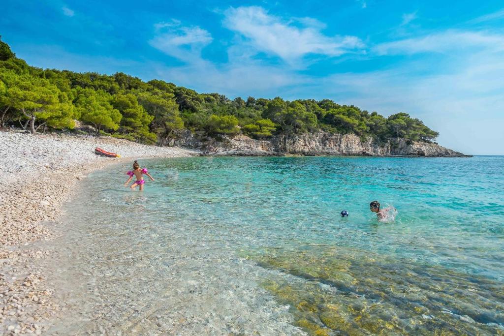 Silver Beach Apartments Вис Экстерьер фото